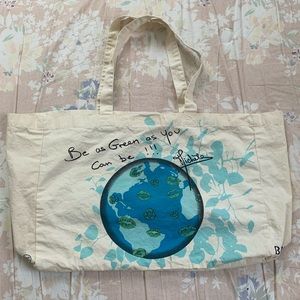 Be green Bisou Bisou canvas tote 🌎